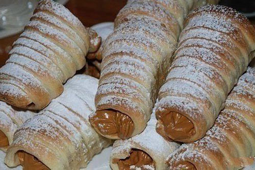 Слоеные трубочки со сгущенкой рецепт с фото